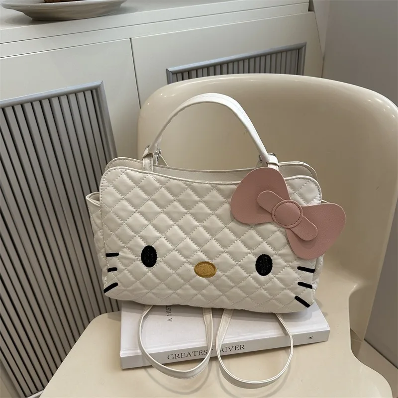 Luxury Bags Cute - 인기 만화 캐릭터 헬로키티 피규어가 들어간